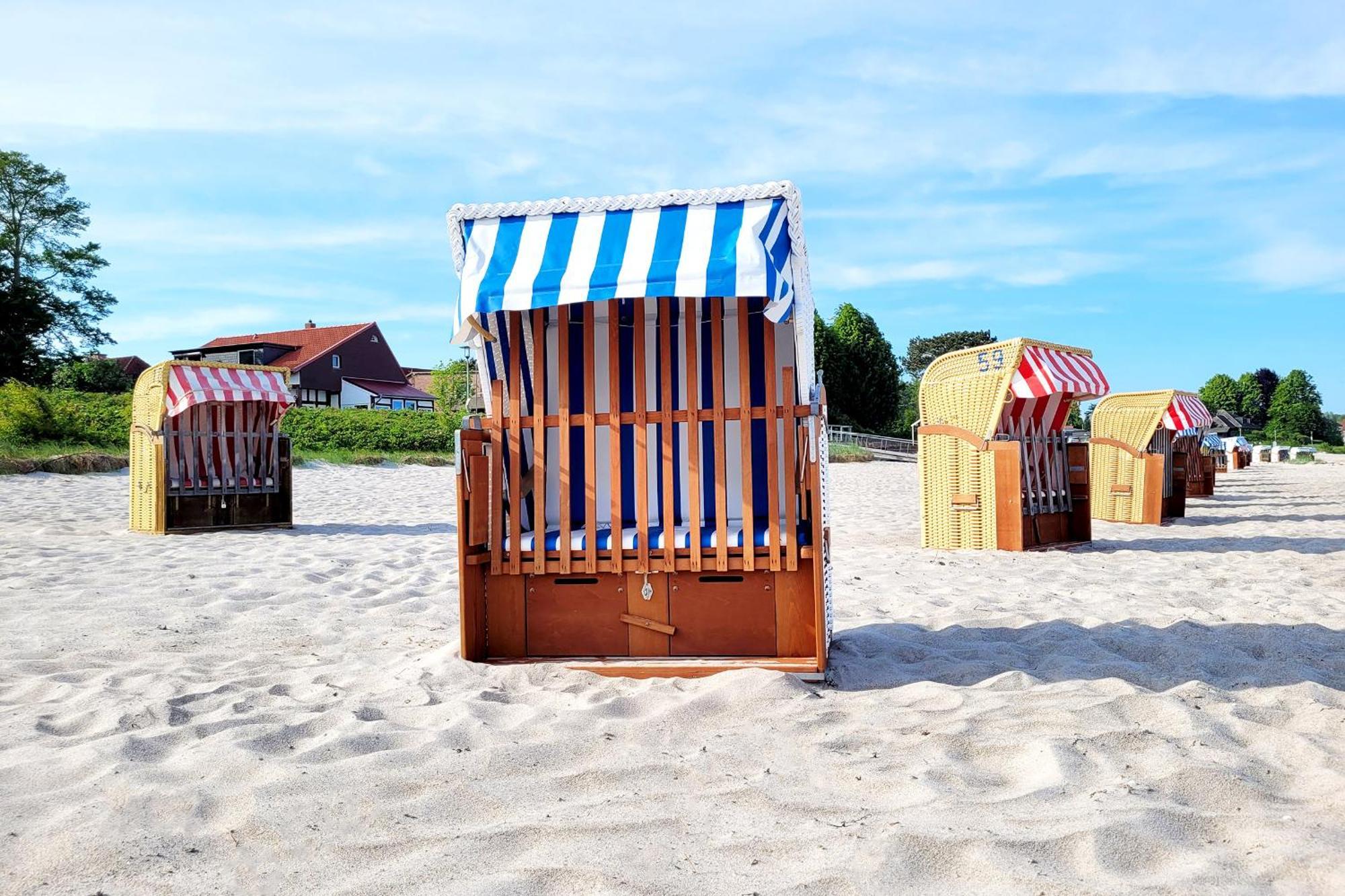 Hochwertige Ferienwohnung Mit Sonnenterrasse & Gartenblick, Nur Wenige Gehminuten Zum Strand شاربوتس المظهر الخارجي الصورة
