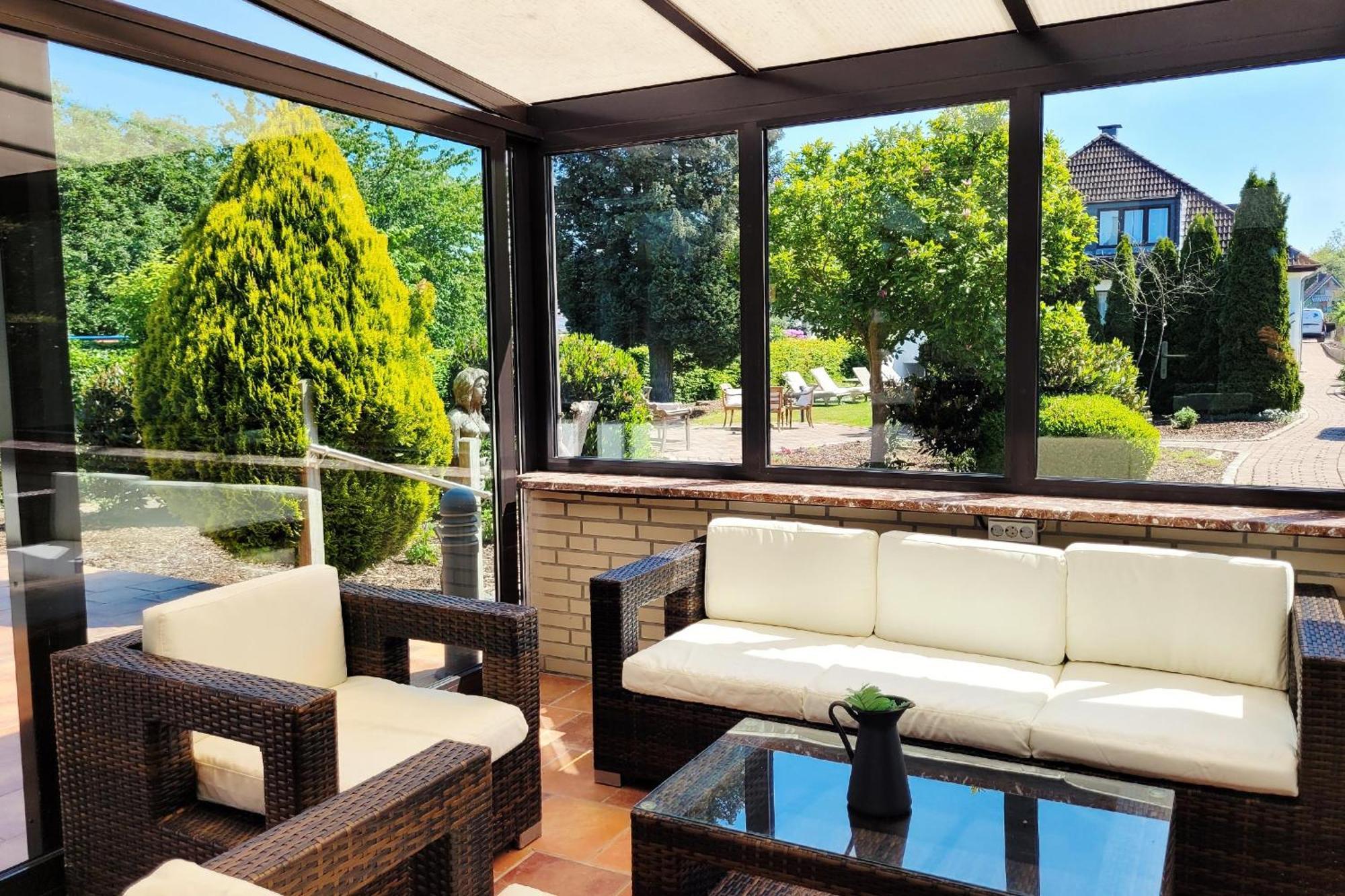 Hochwertige Ferienwohnung Mit Sonnenterrasse & Gartenblick, Nur Wenige Gehminuten Zum Strand شاربوتس المظهر الخارجي الصورة